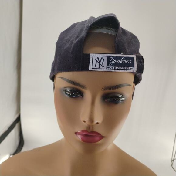 New York Yankees MLB Twins Enterprise Embossed Strapback Hat Vintage - Picture 6 of 11